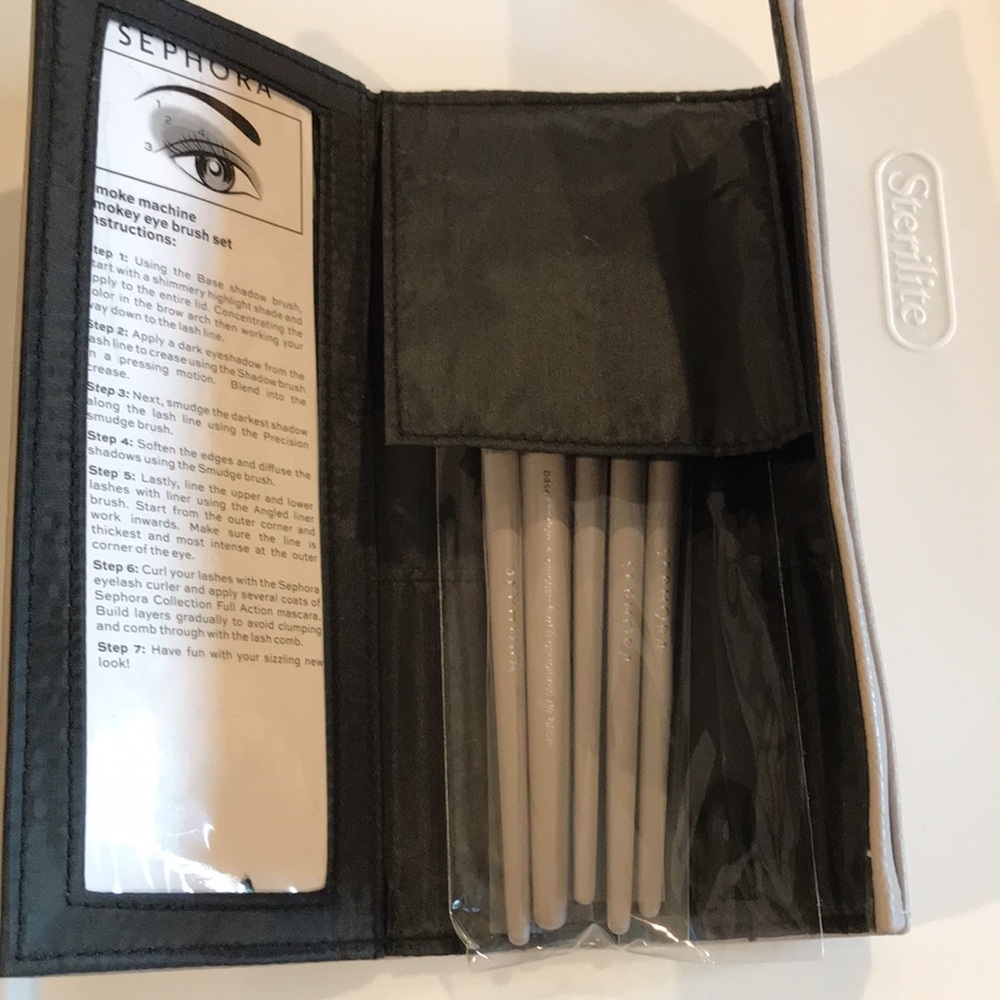 Sephora- Smoke Machine Brush Set - Picture 7 of 9